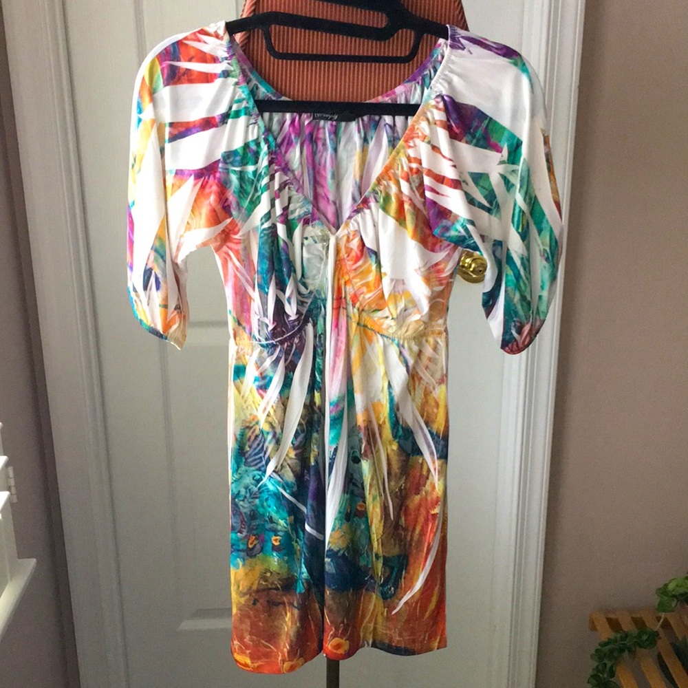 Multicolor tunic with flexible, comfy fit
